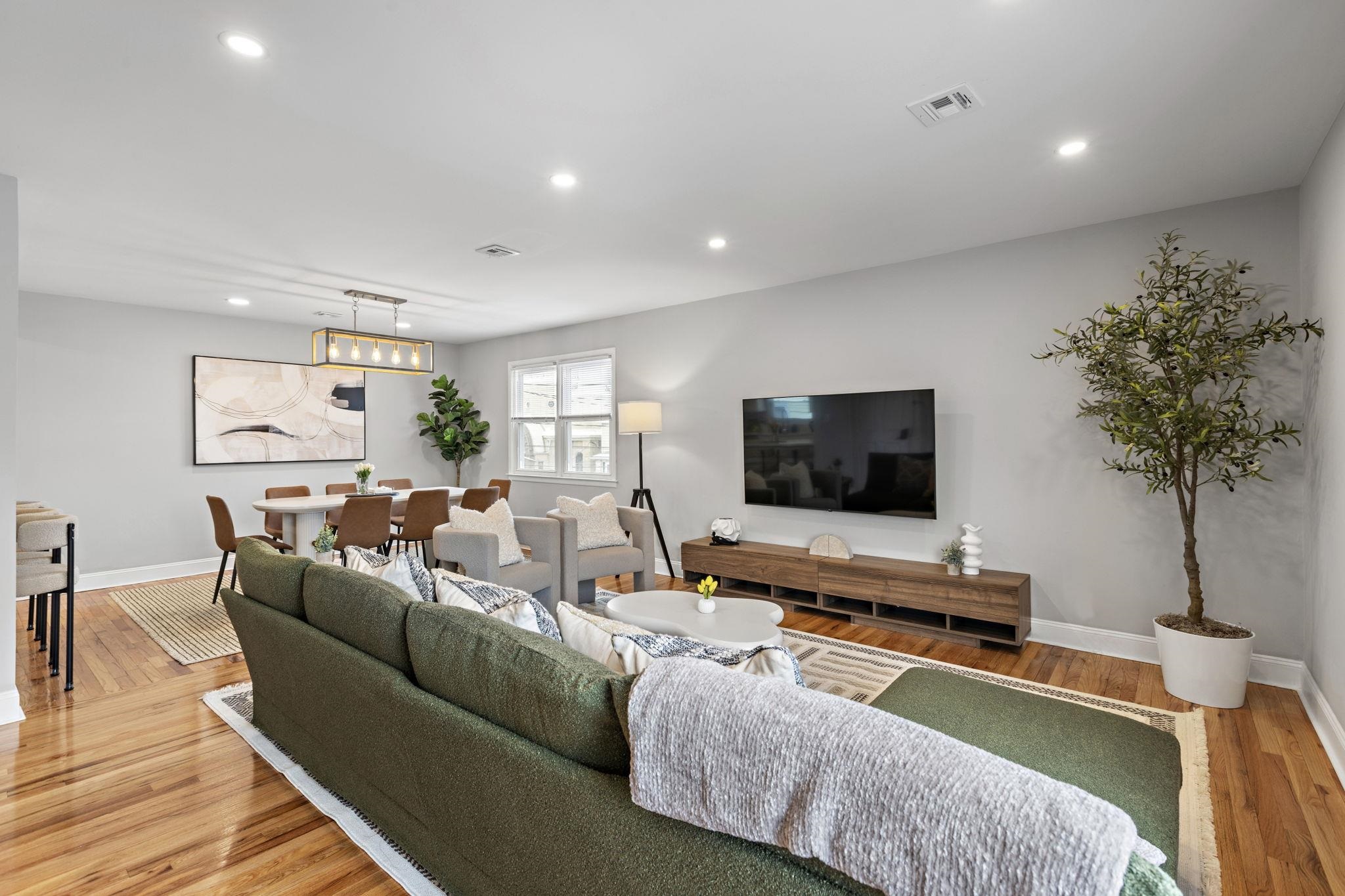 728 KENNEDY BLVD Unit: 2