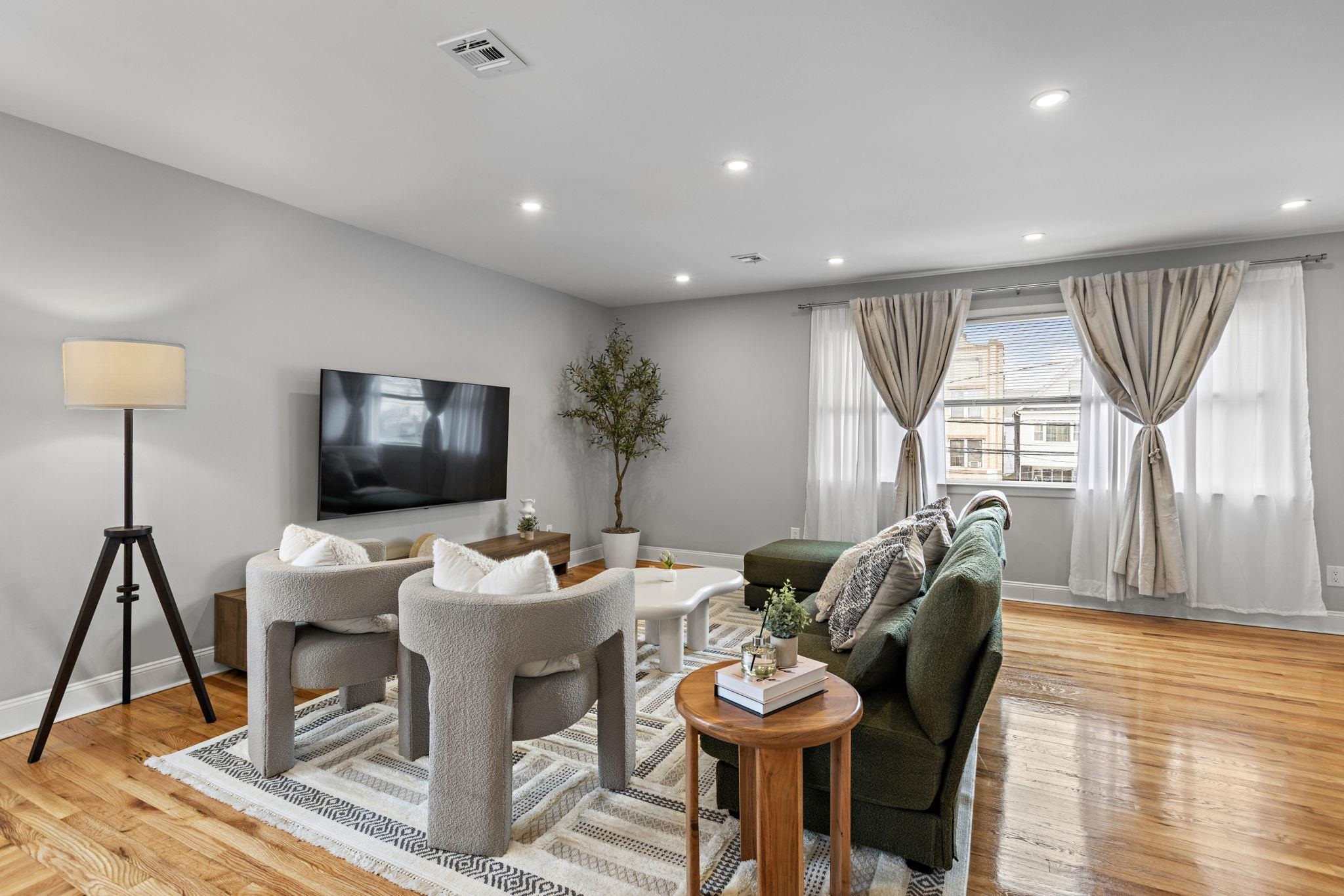 728 KENNEDY BLVD Unit: 2