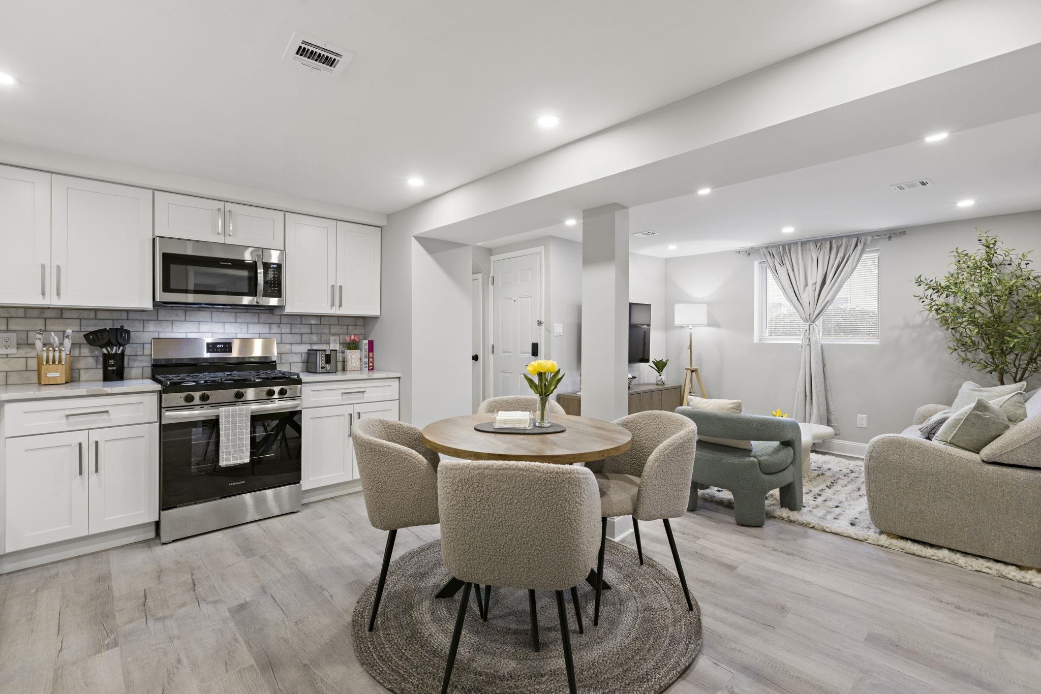 728 KENNEDY BLVD Unit: 2