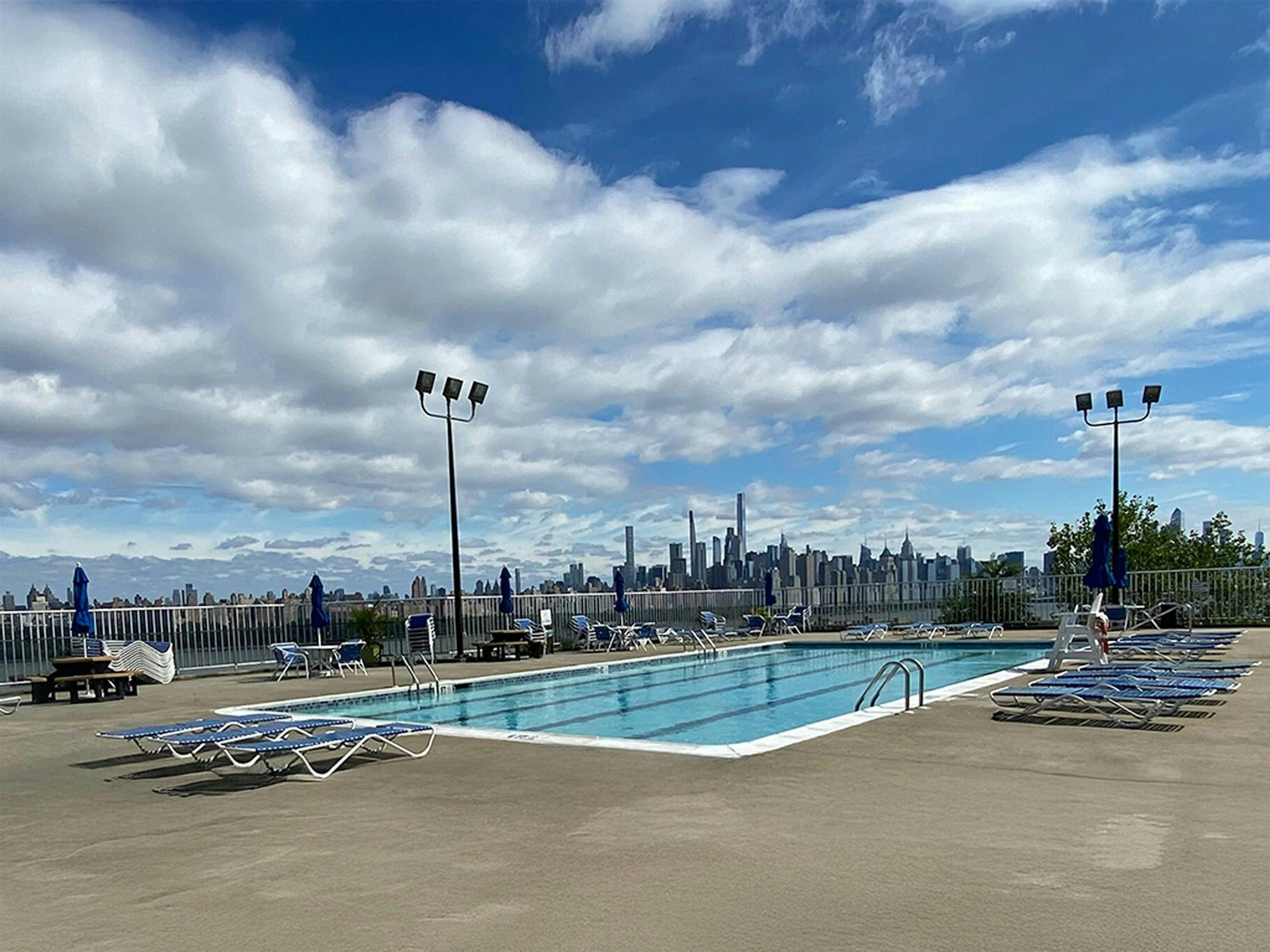 8350 BLVD EAST Unit: 3G