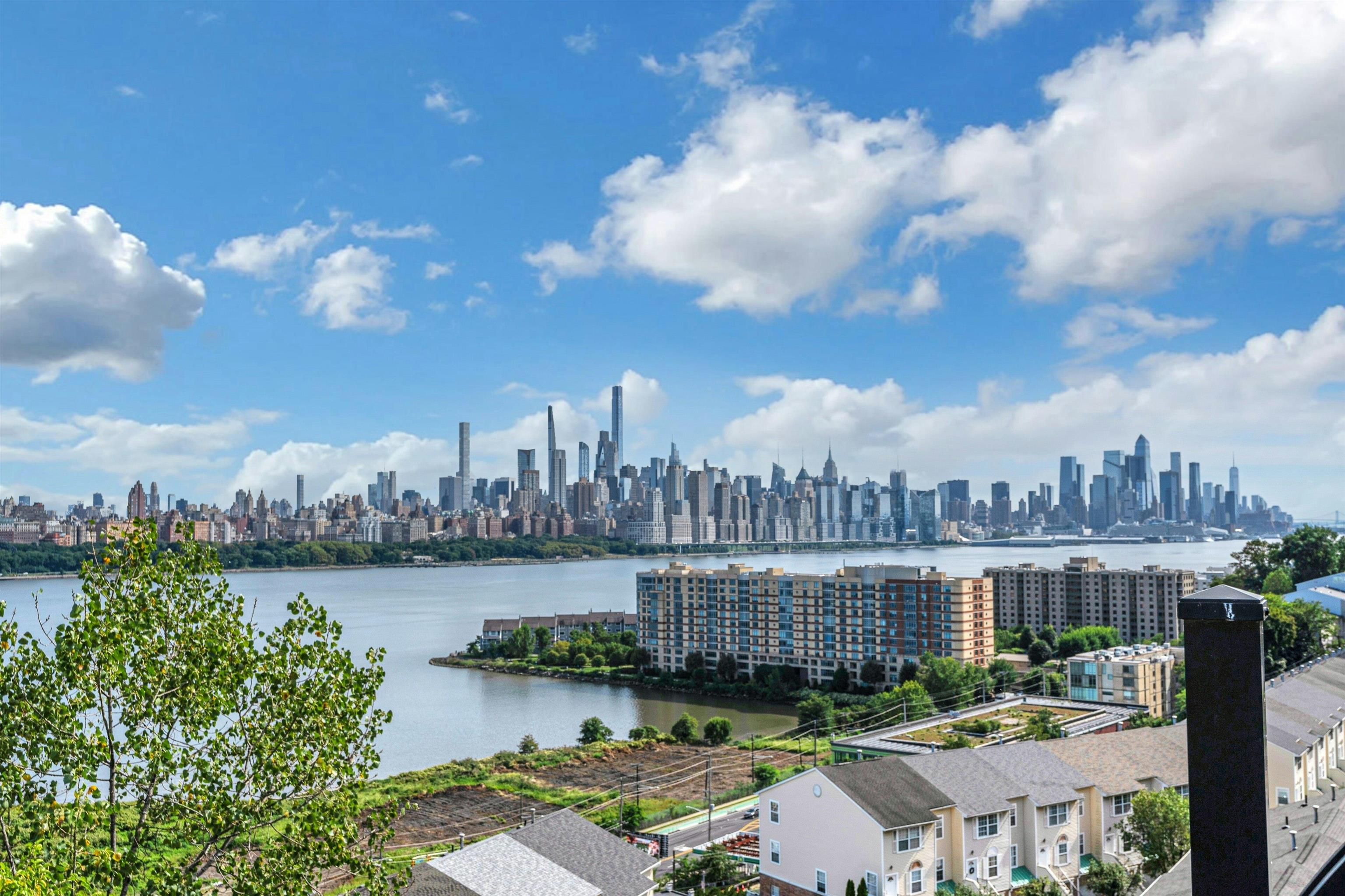 8350 BLVD EAST Unit: 3G
