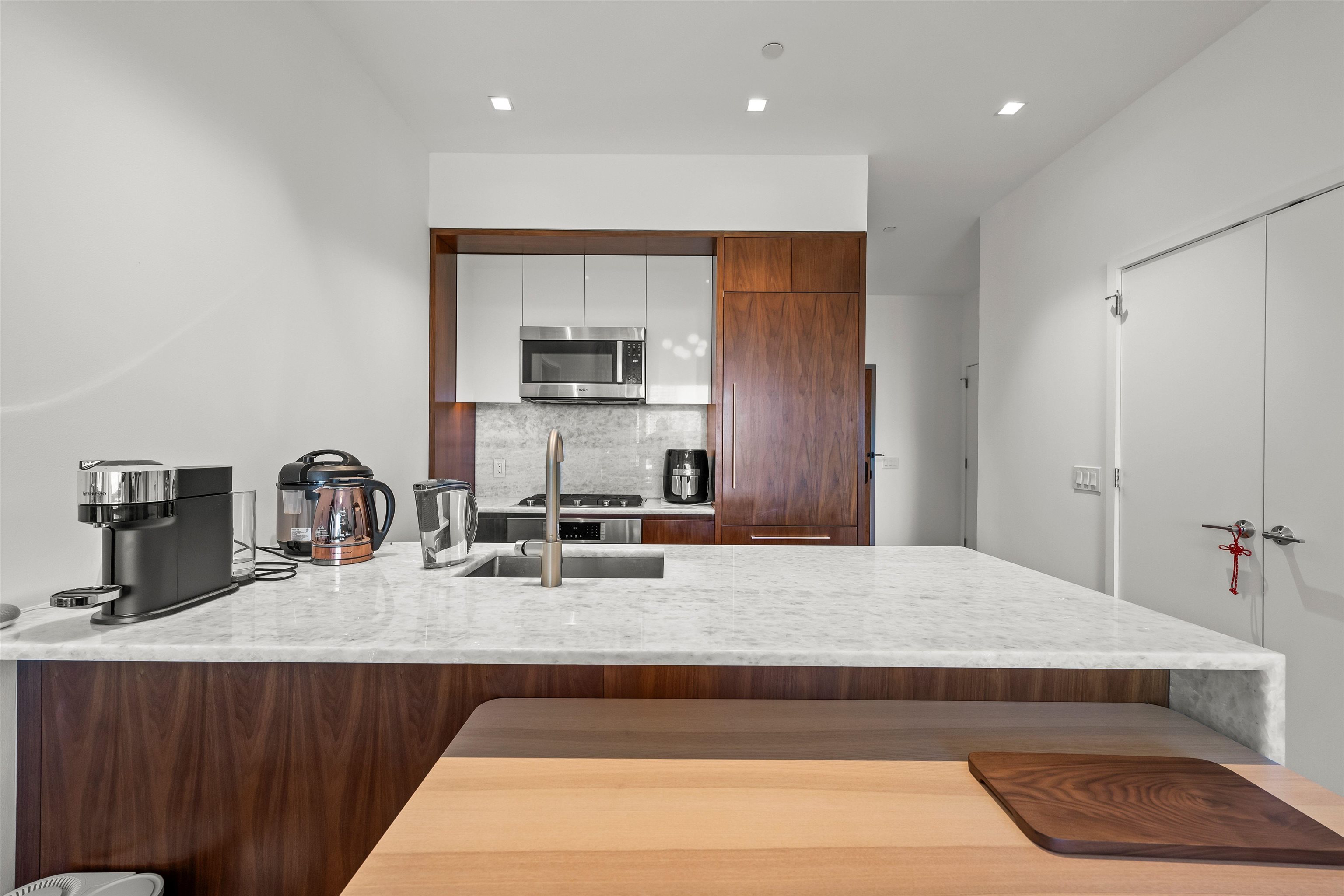 75 PARK LANE SOUTH Unit: 412