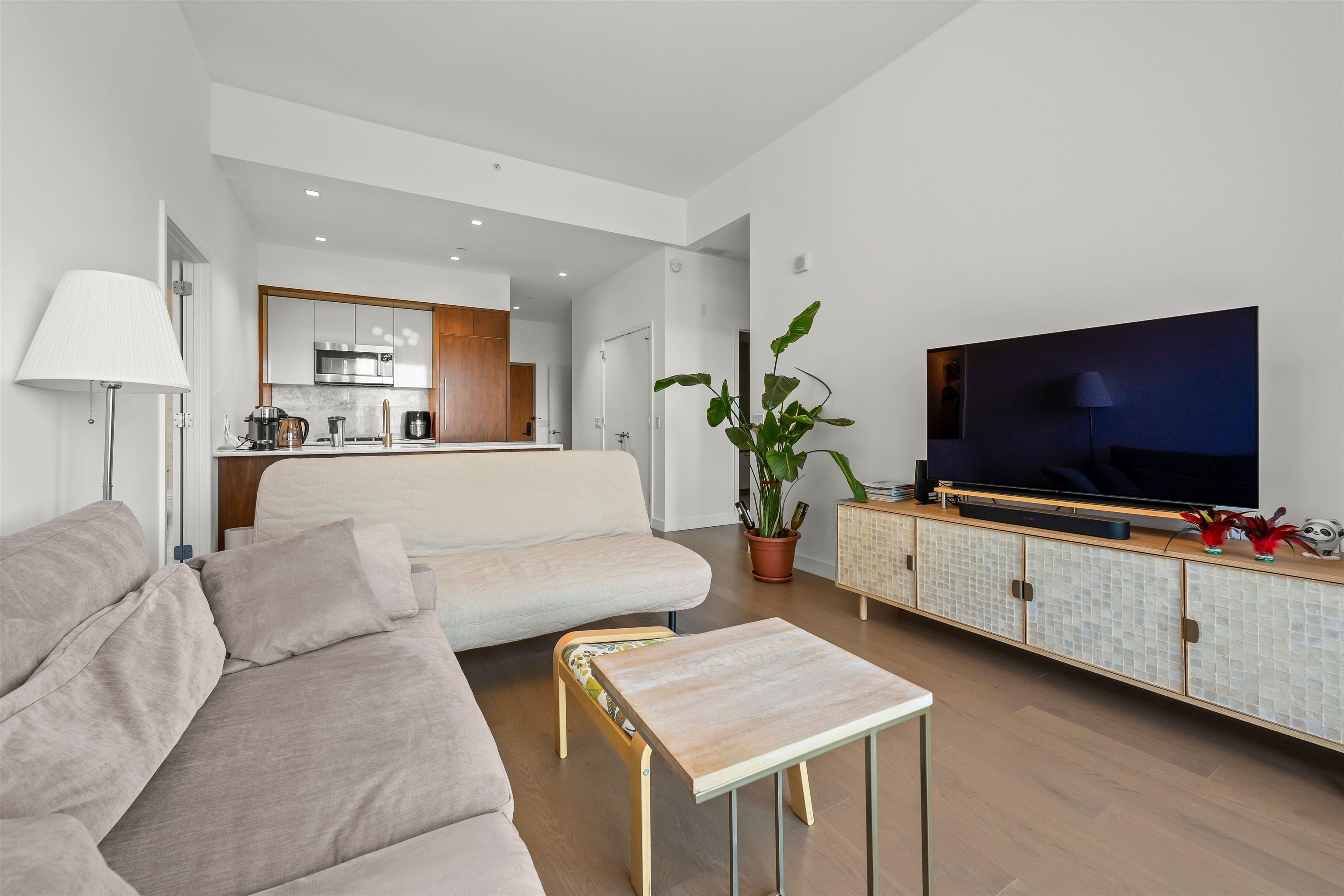 75 PARK LANE SOUTH Unit: 412