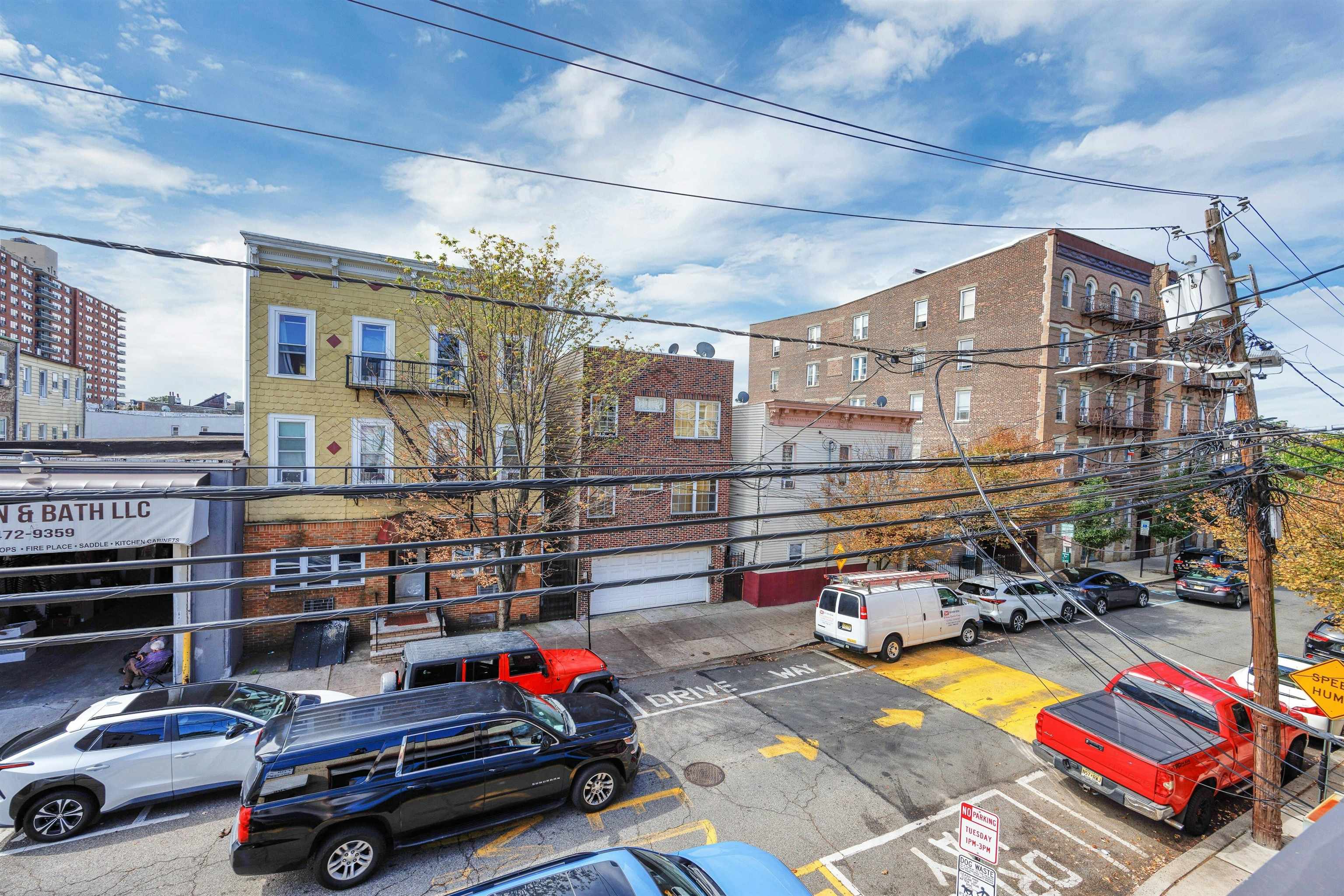 706 7TH ST