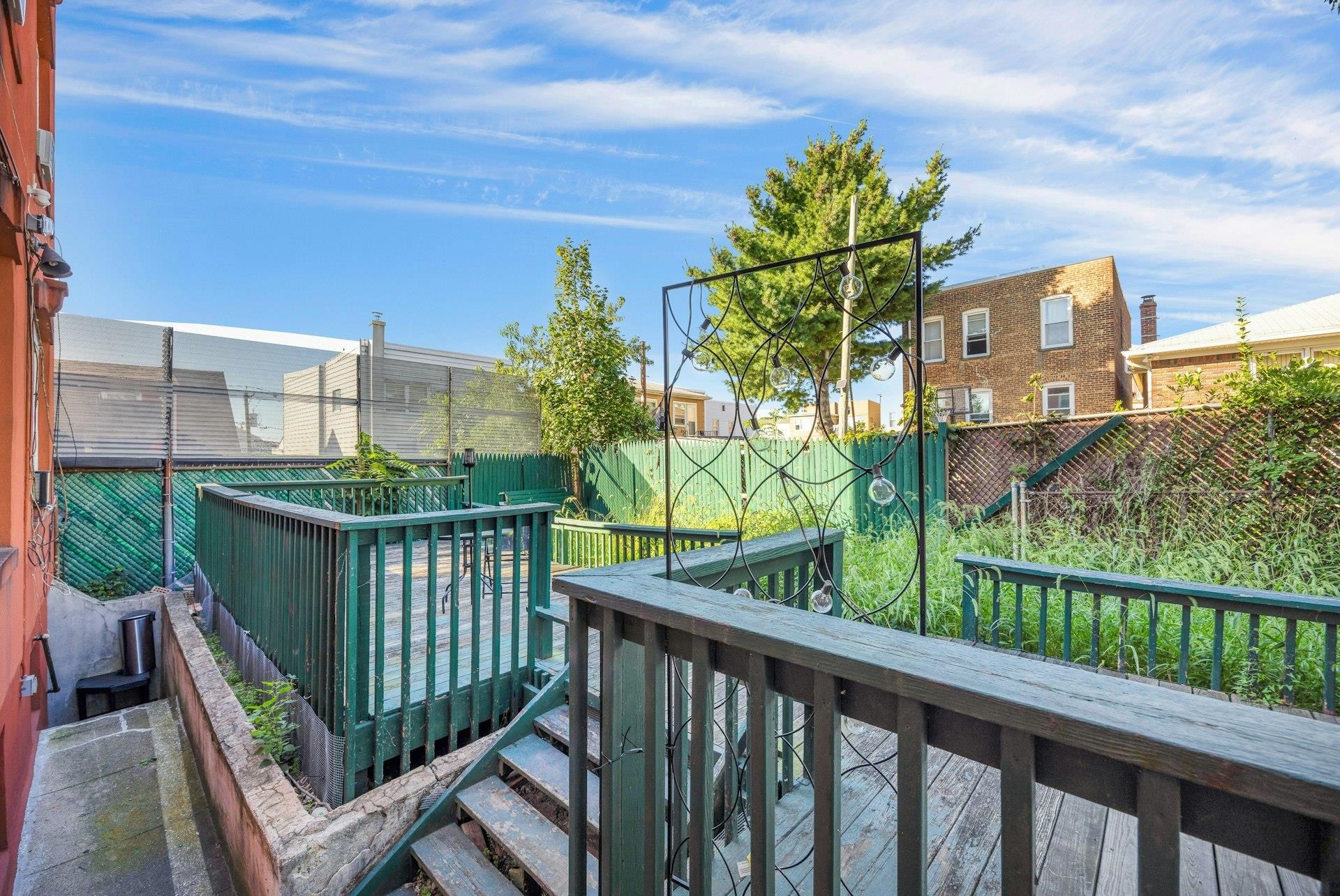 1406 8TH ST Unit: 2