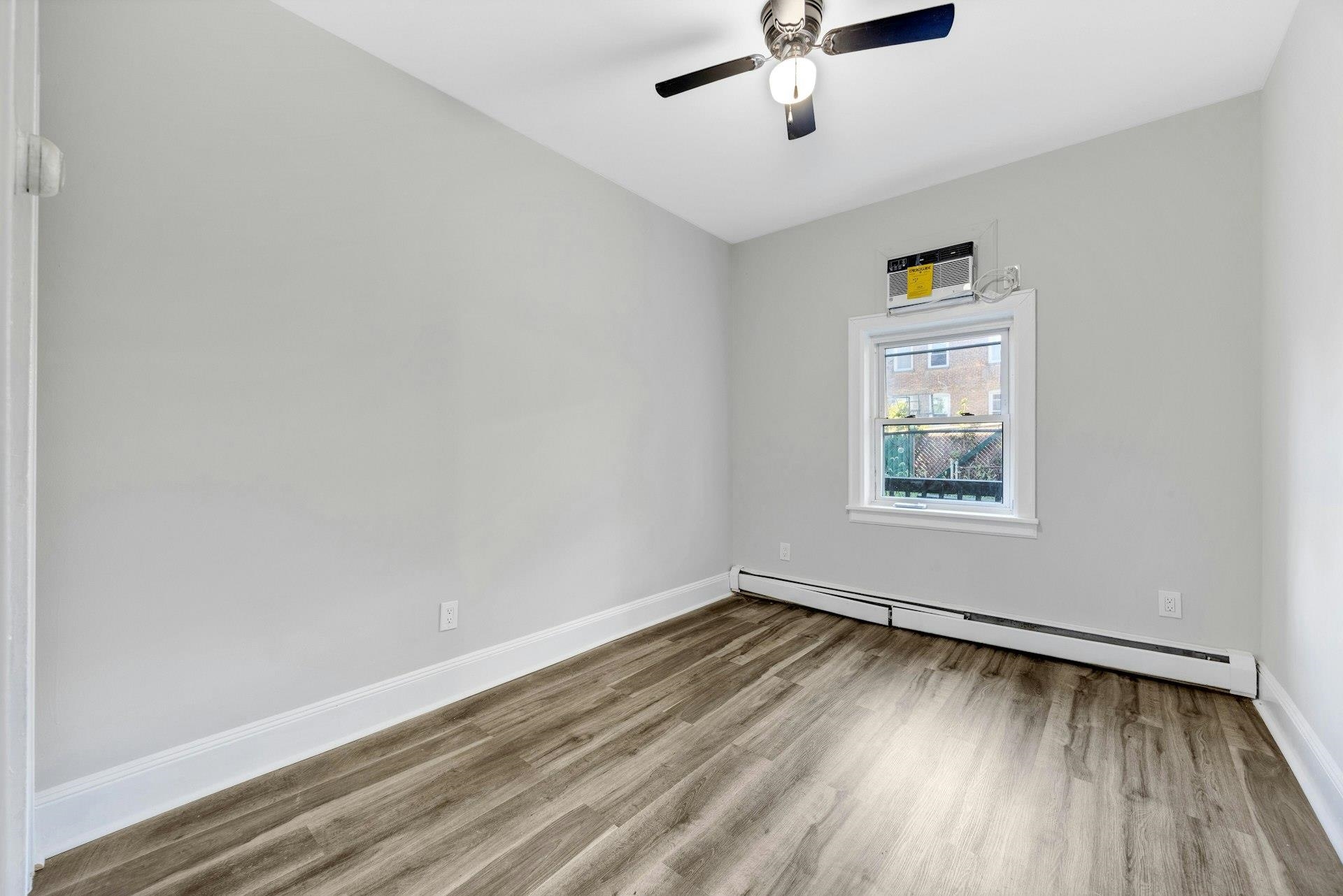 1406 8TH ST Unit: 2