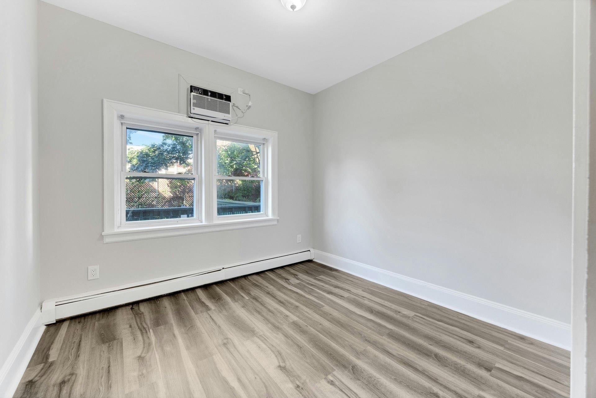 1406 8TH ST Unit: 2