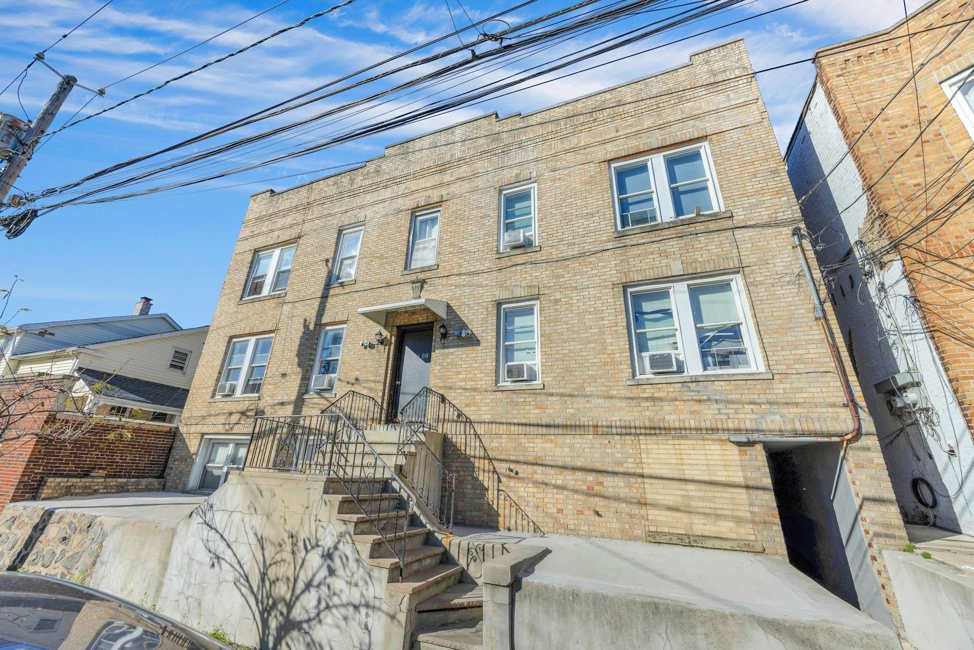 1406 8TH ST Unit: 2