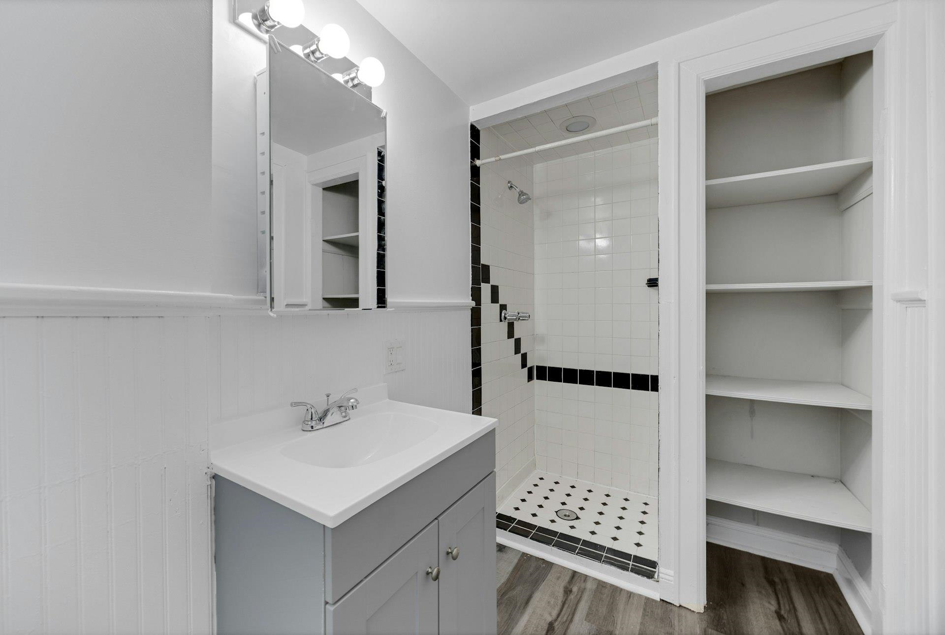 1406 8TH ST Unit: 2