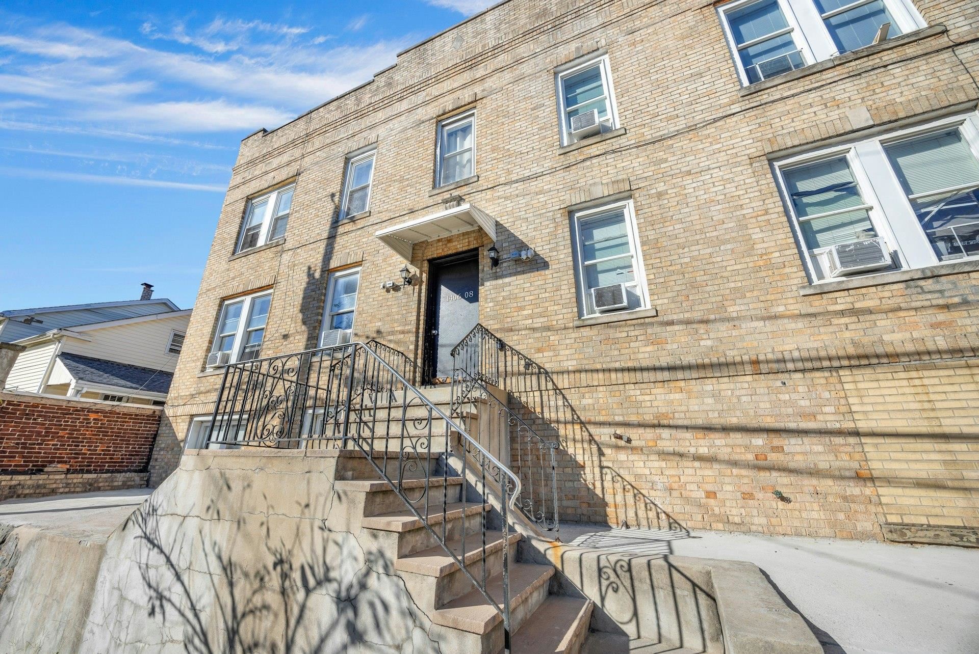 1406 8TH ST Unit: 2