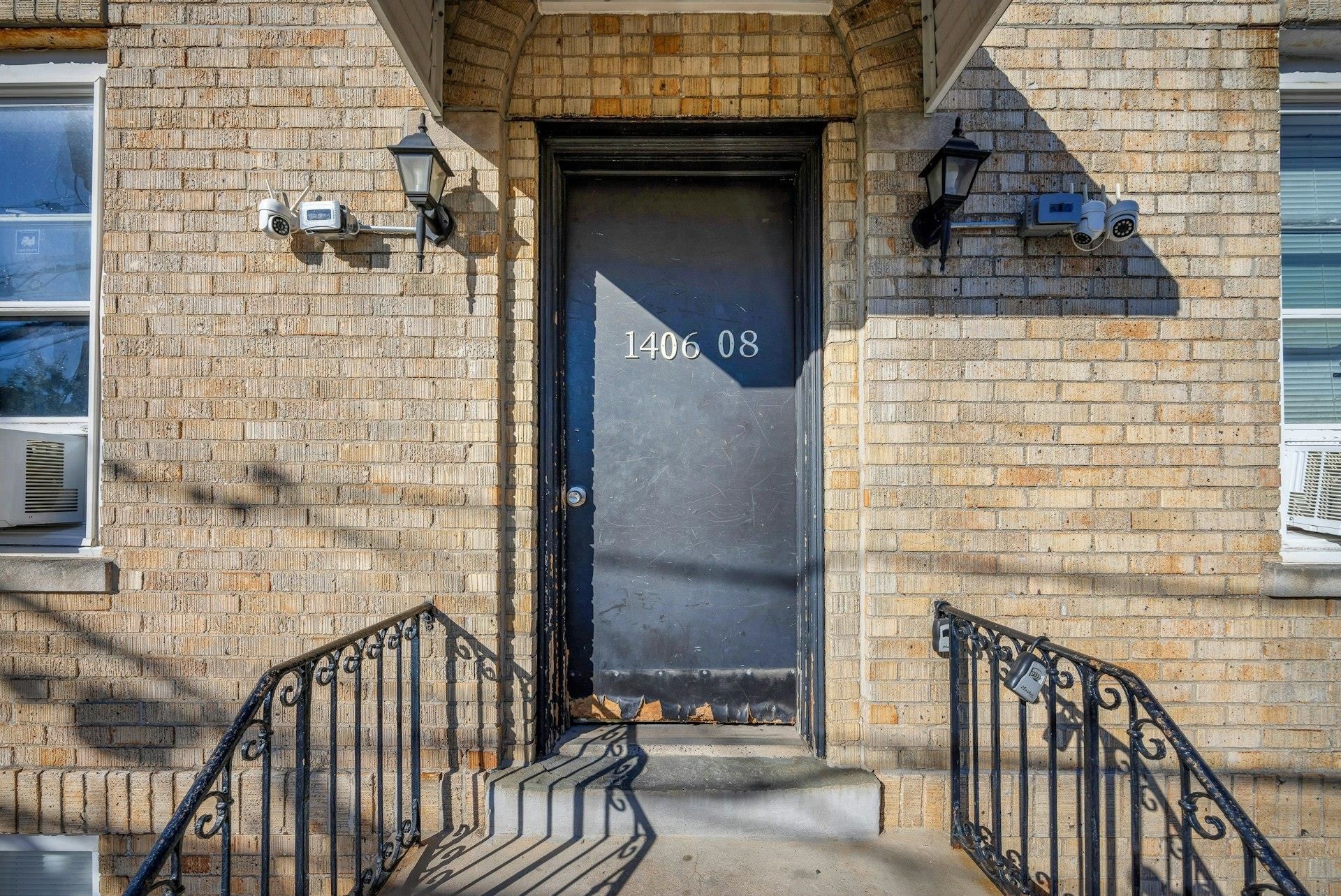 1406 8TH ST Unit: 2
