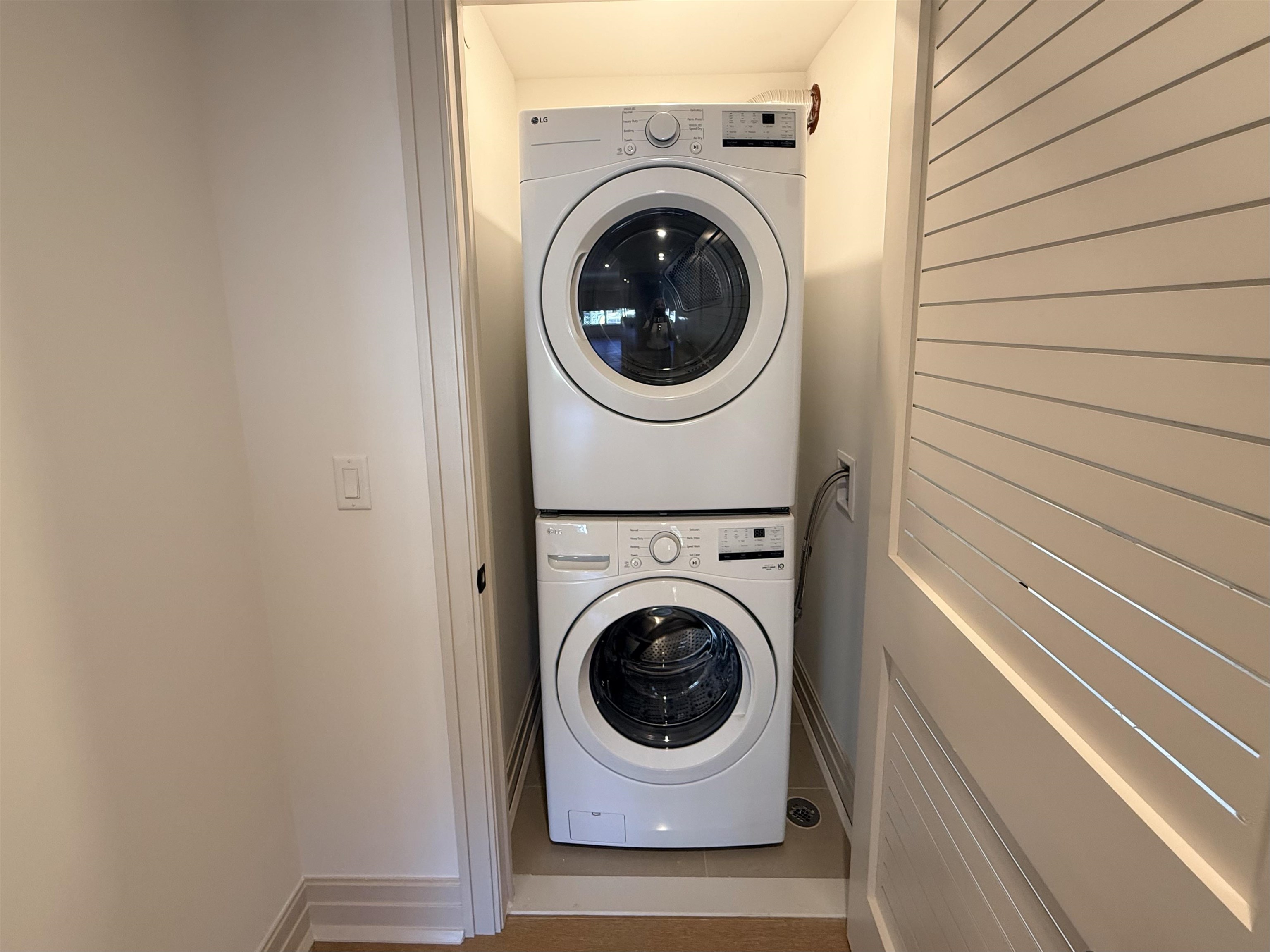 921 MADISON ST Unit: 507