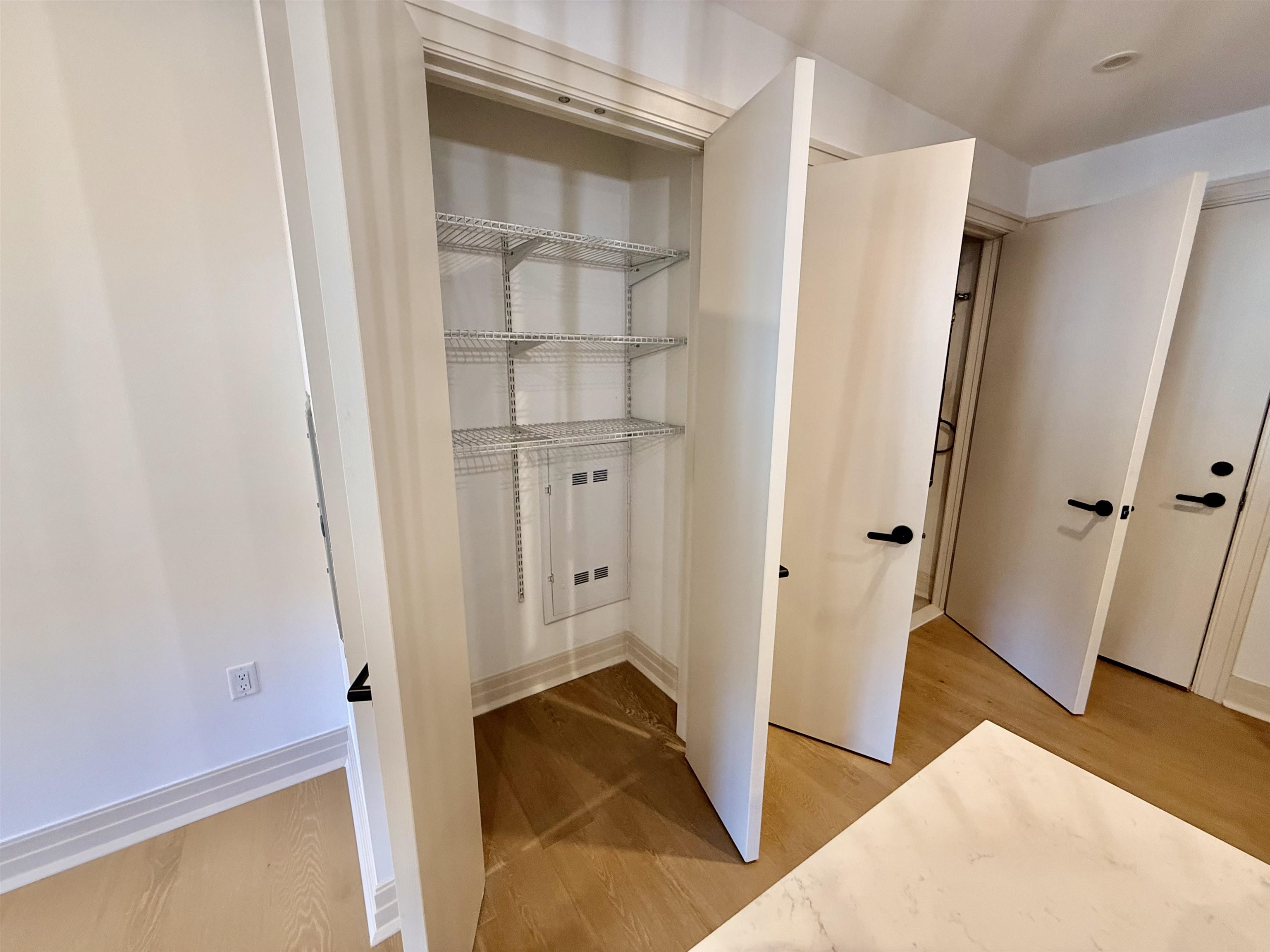 921 MADISON ST Unit: 507
