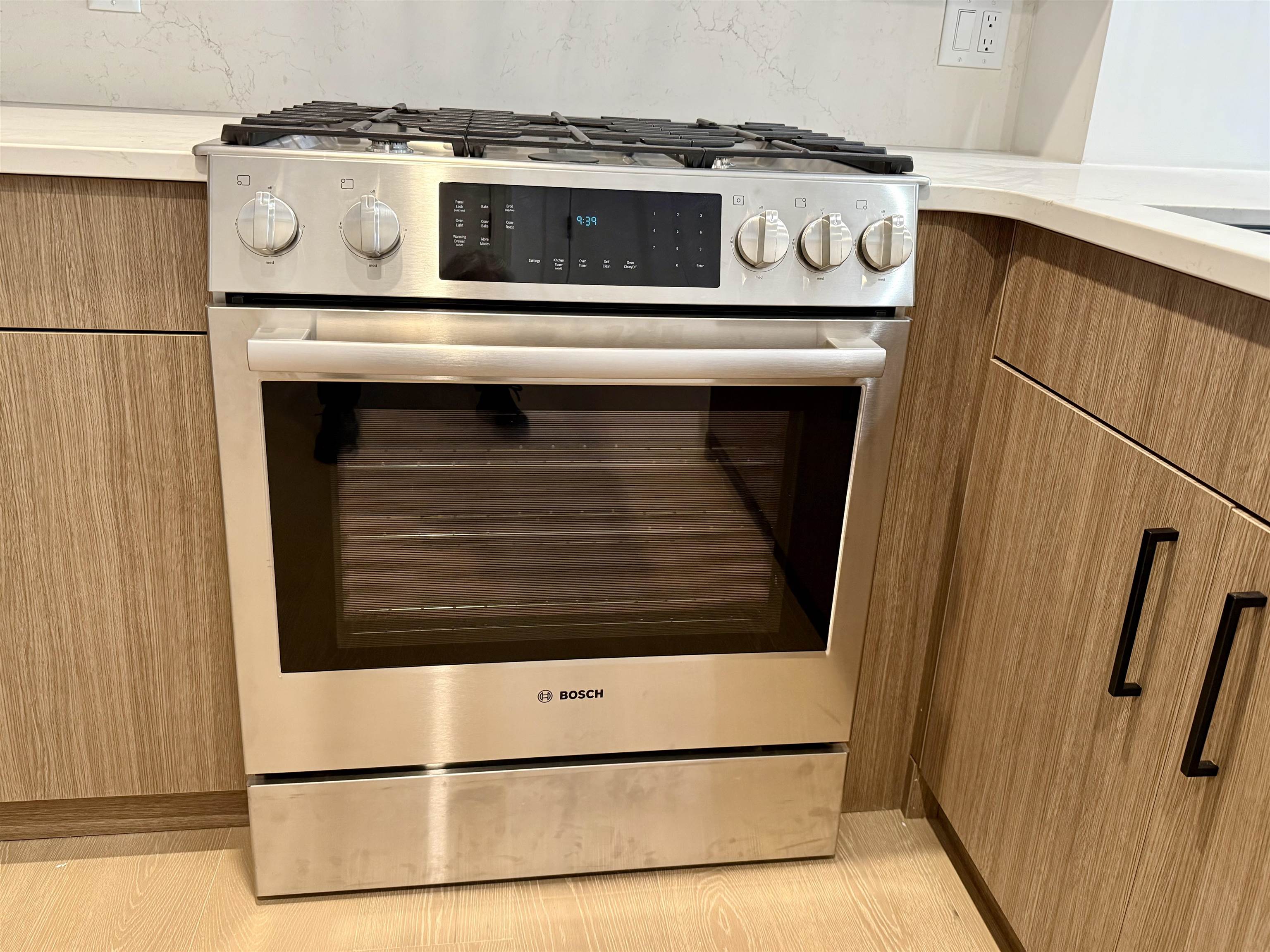 921 MADISON ST Unit: 507