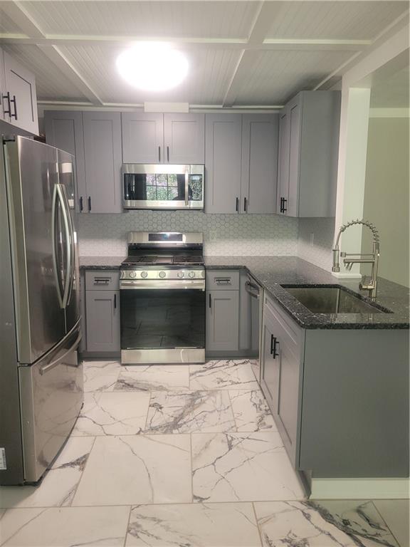 2468 Bobo Road