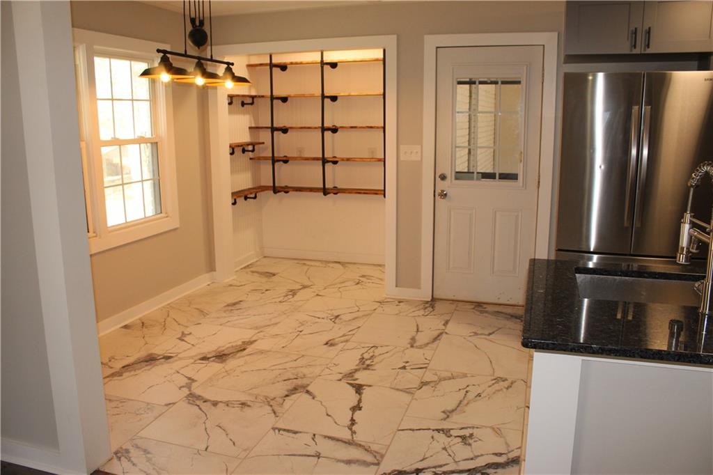 2468 Bobo Road
