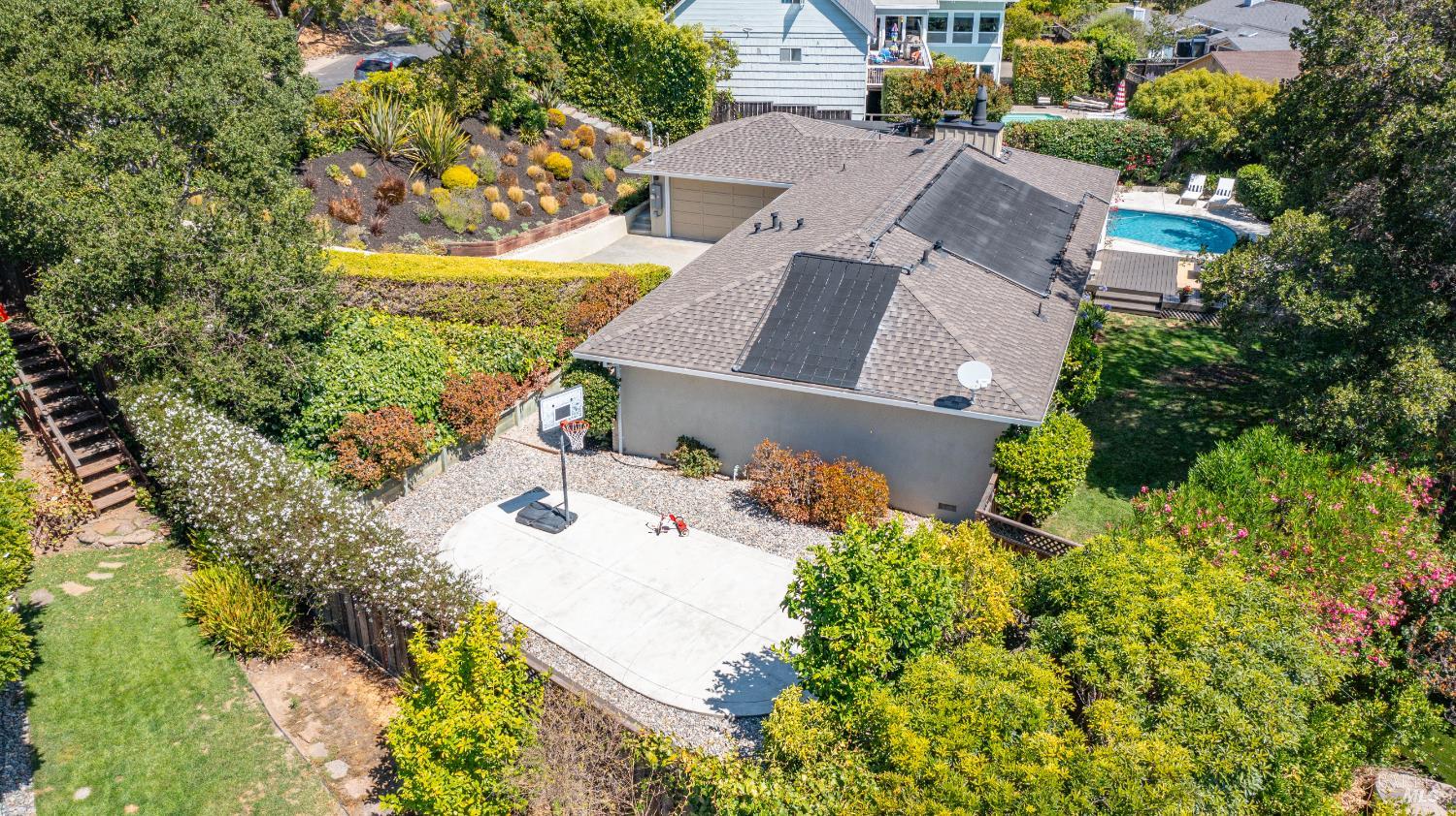 58 Junipero Serra Ave