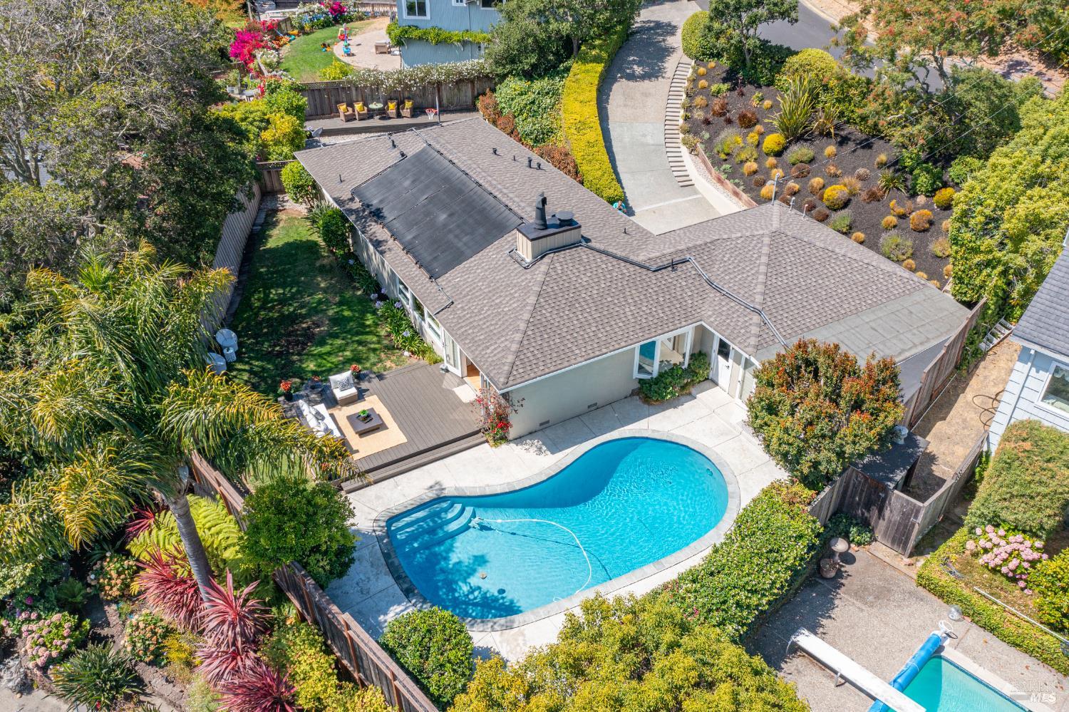 58 Junipero Serra Ave