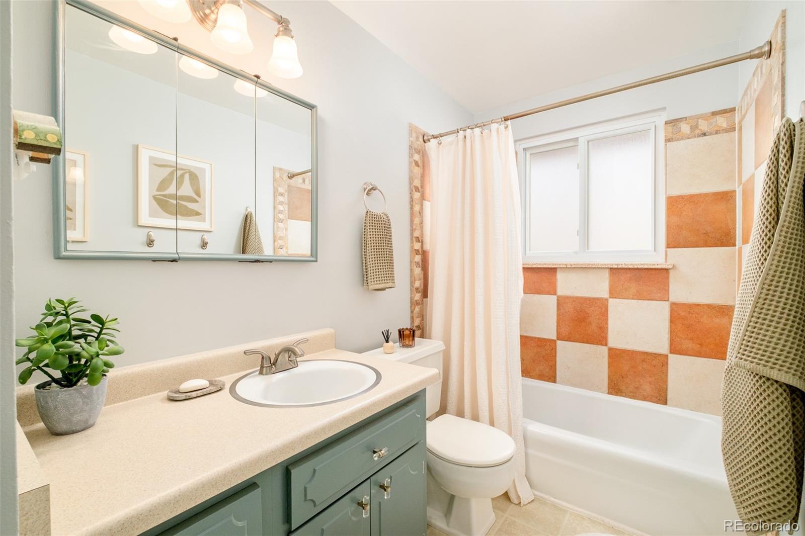 973 S Holland Street