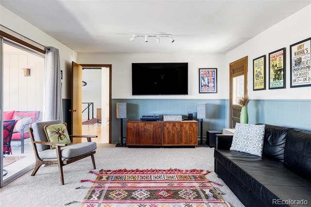 8 Hillside Drive