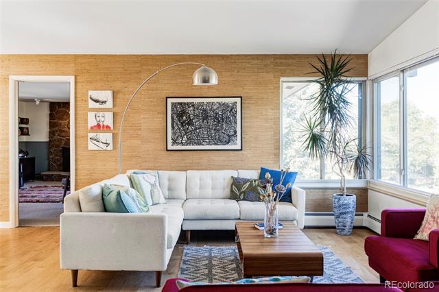 8 Hillside Drive