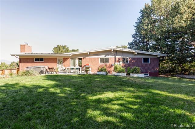 8 Hillside Drive
