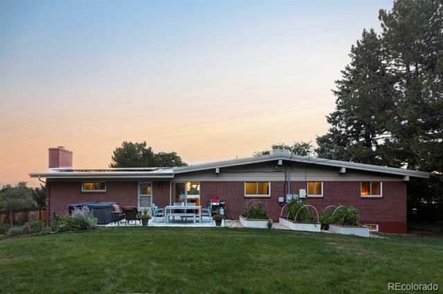 8 Hillside Drive
