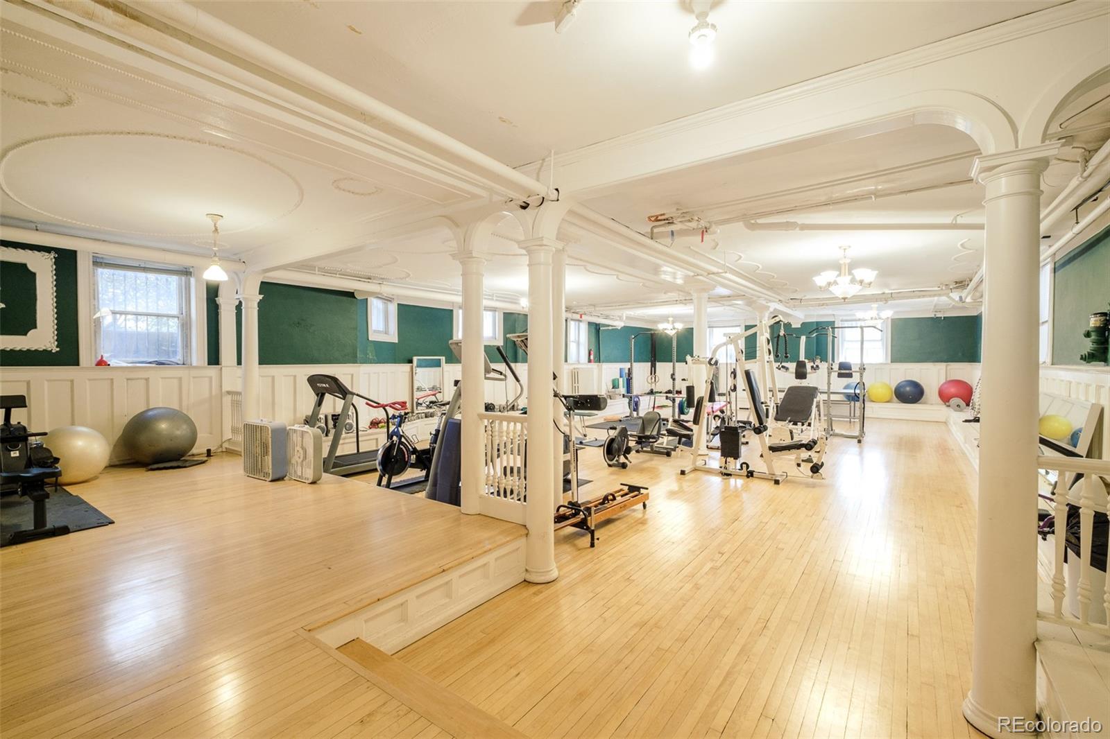 836 E 17th Avenue Unit: 1F