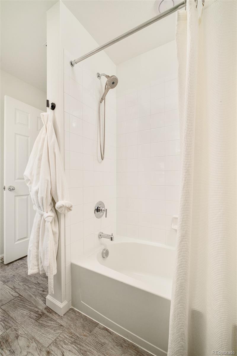 17466 Bluetrail Avenue