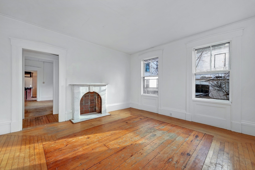 11 Parsons St