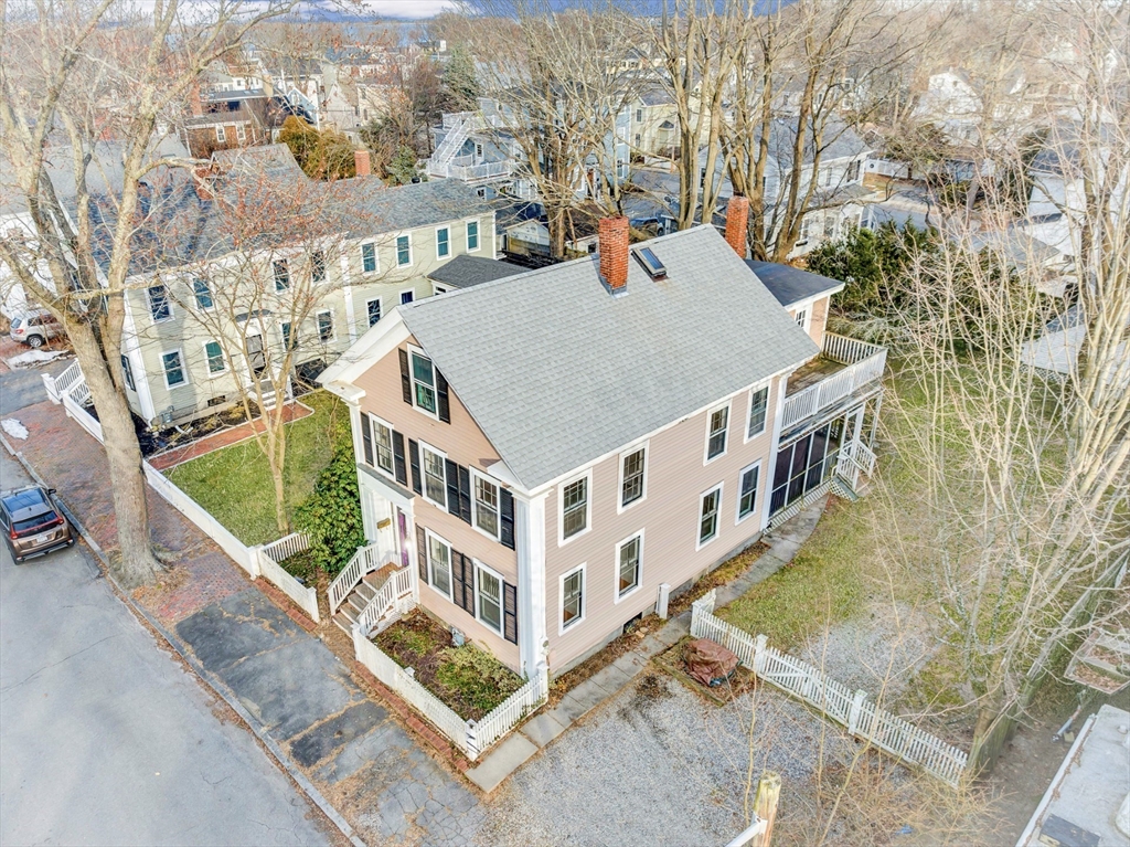 11 Parsons St
