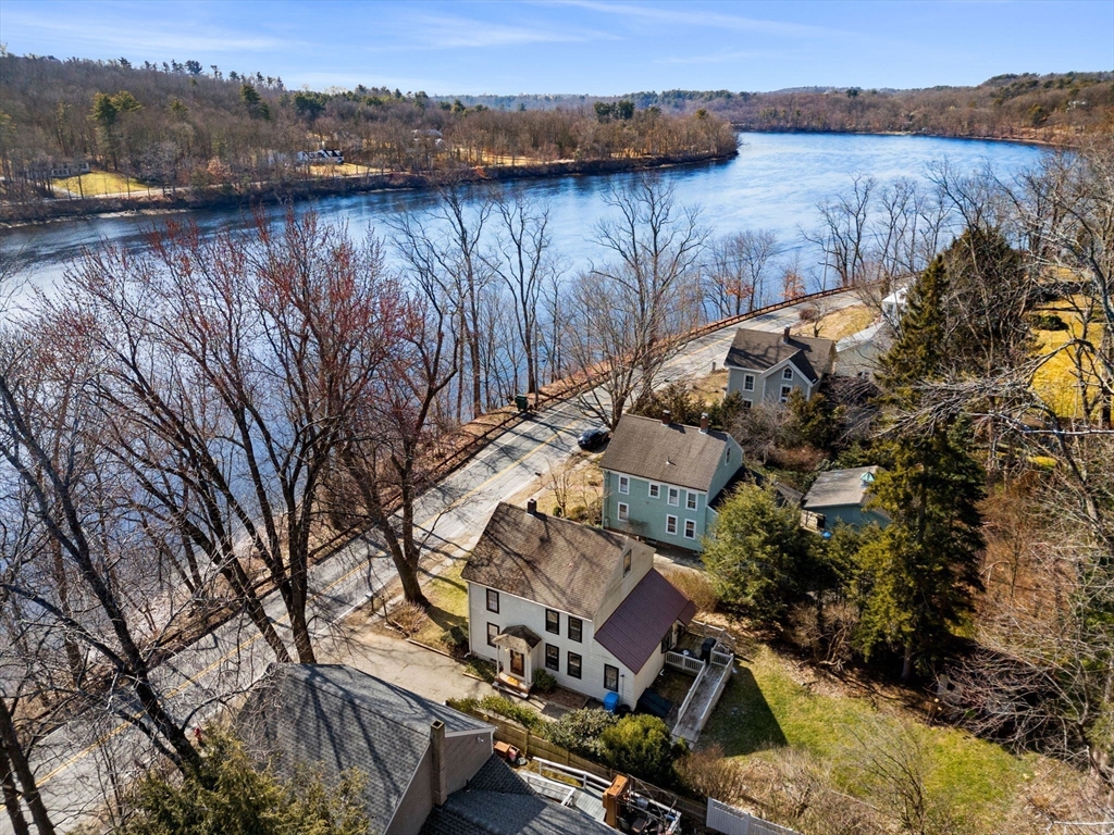 80 River Rd