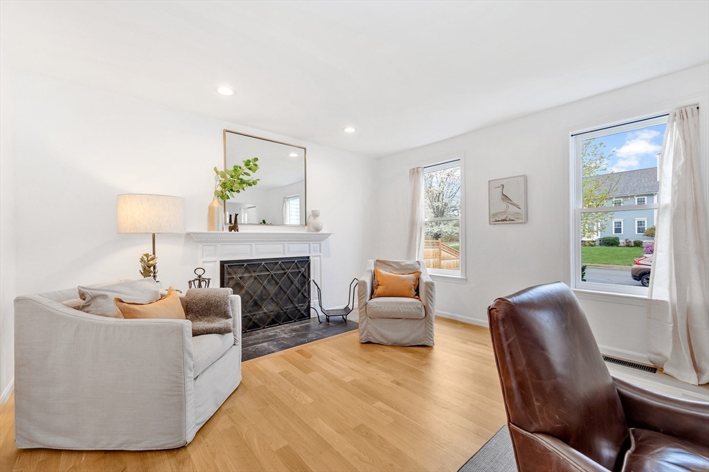 33 Frances Dr