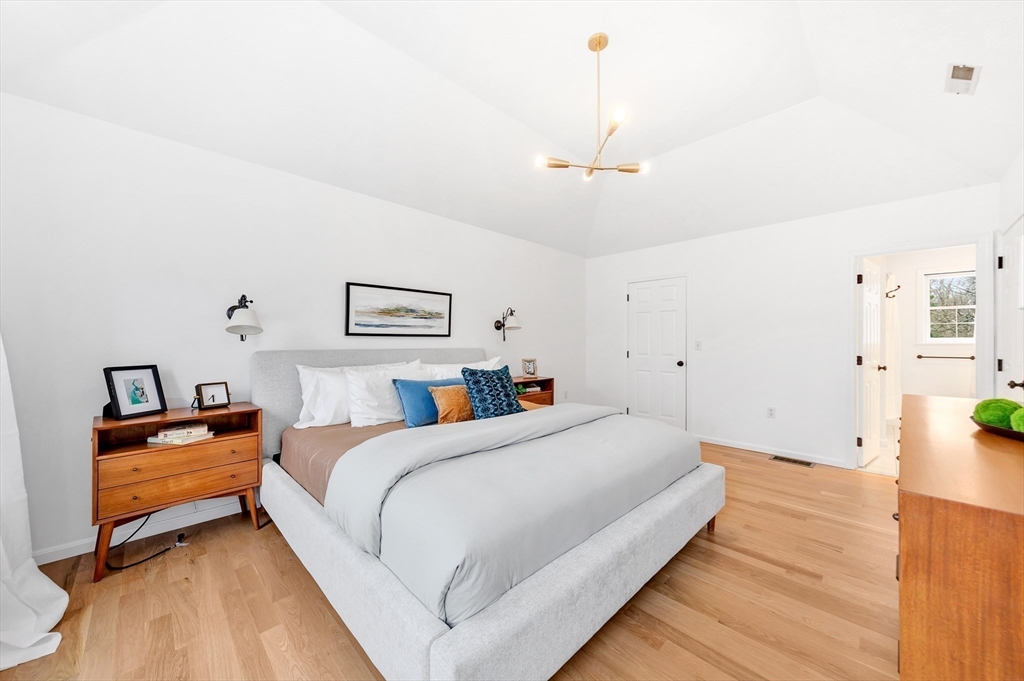 33 Frances Dr