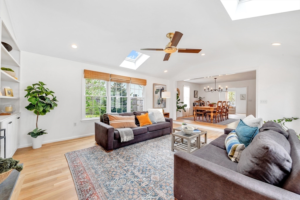 33 Frances Dr