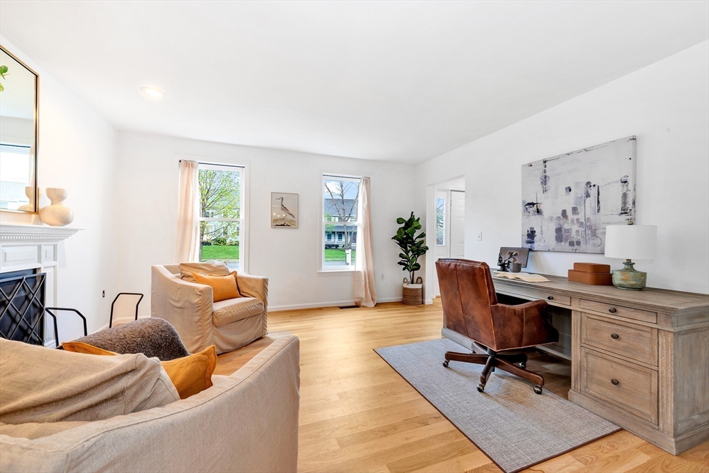 33 Frances Dr
