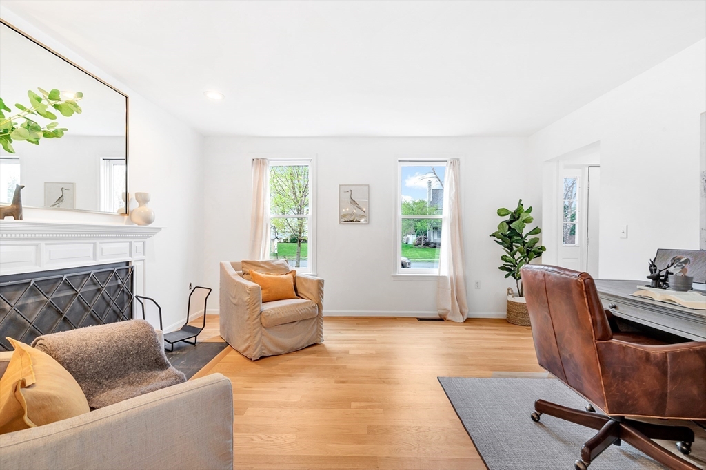 33 Frances Dr