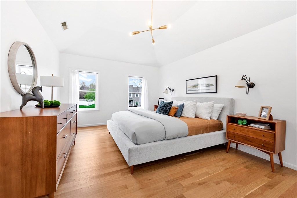 33 Frances Dr