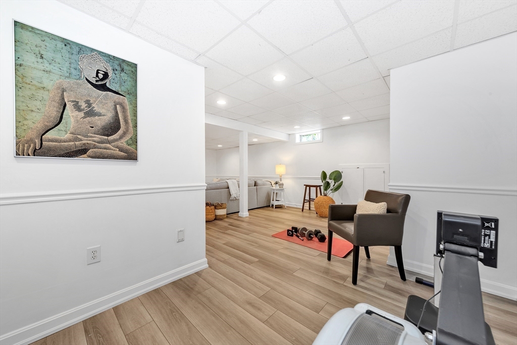 33 Frances Dr