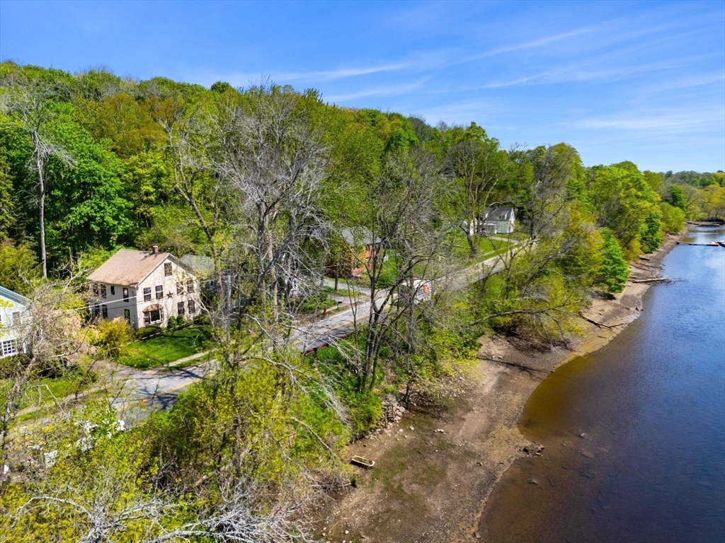 80 River Rd