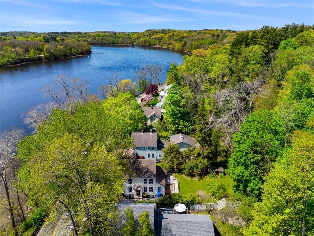 80 River Rd