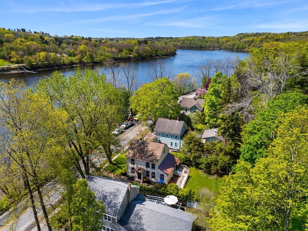 80 River Rd