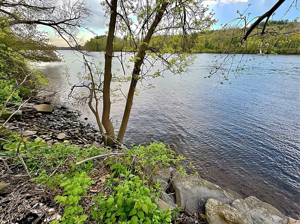 80 River Rd