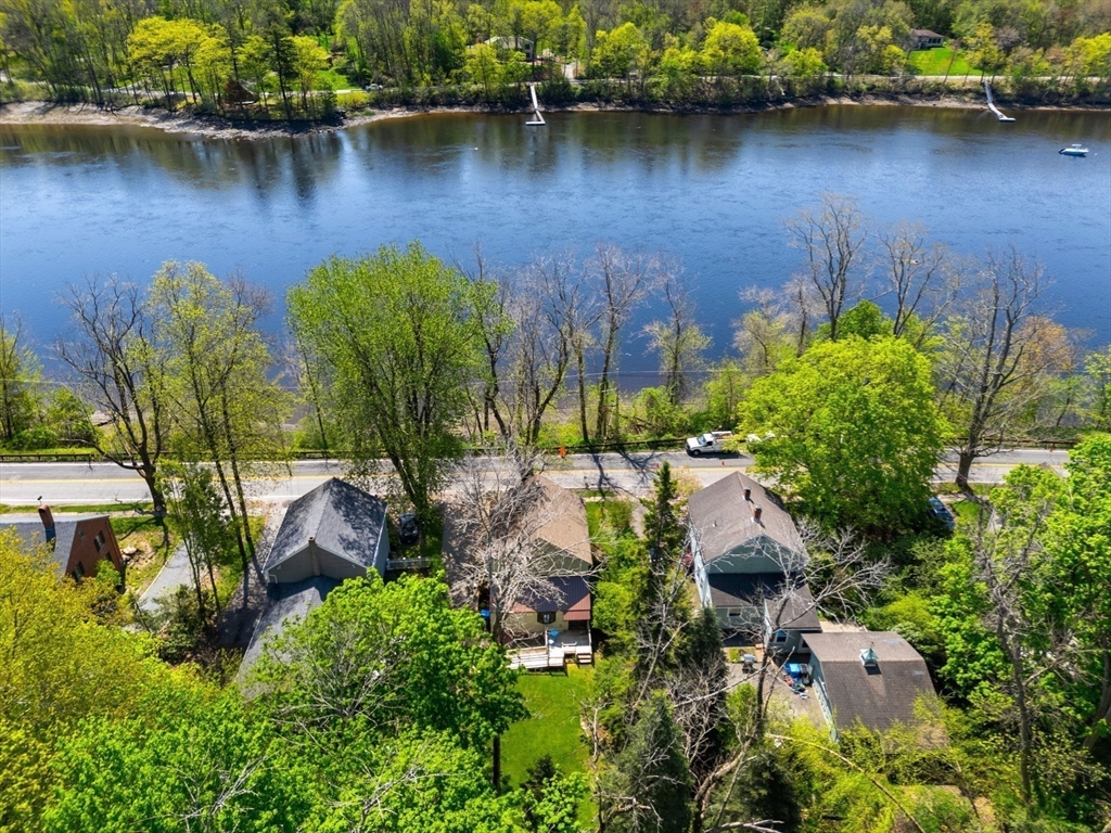 80 River Rd