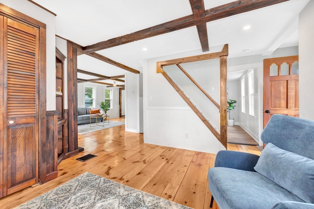 80 River Rd