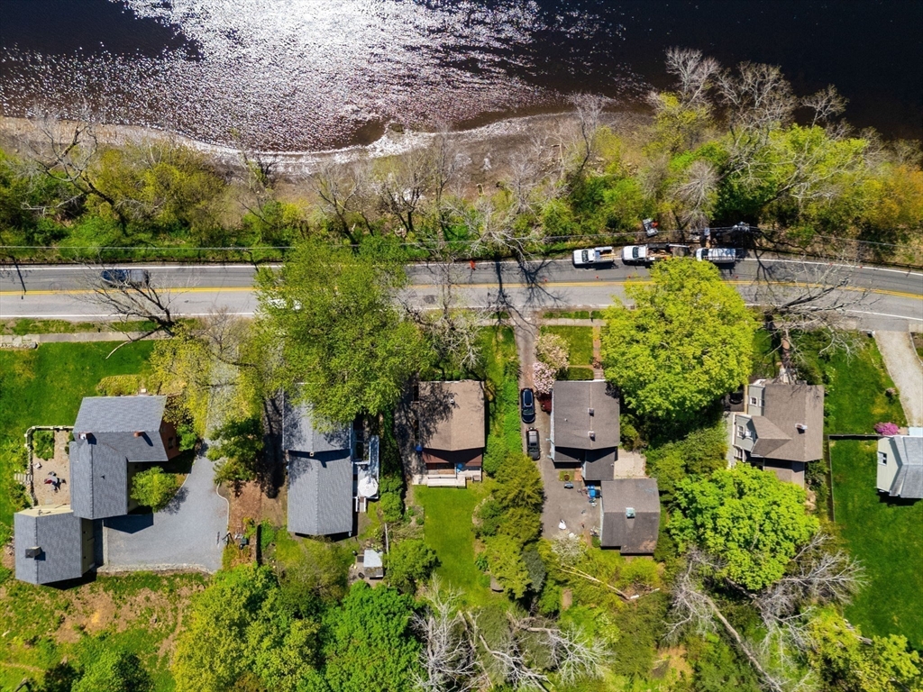80 River Rd