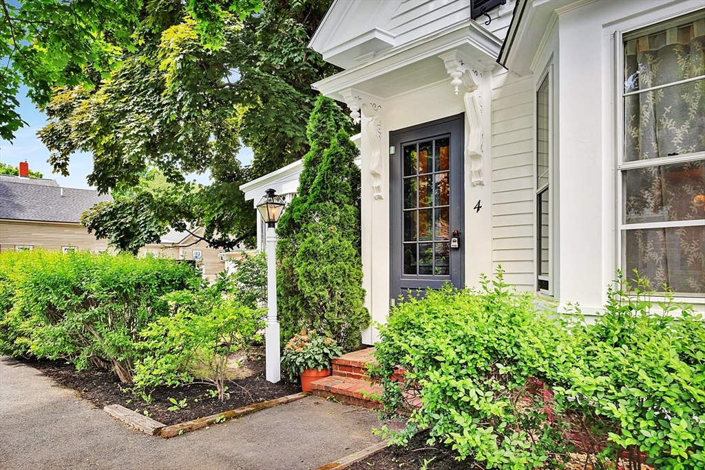 4 N Atkinson St
