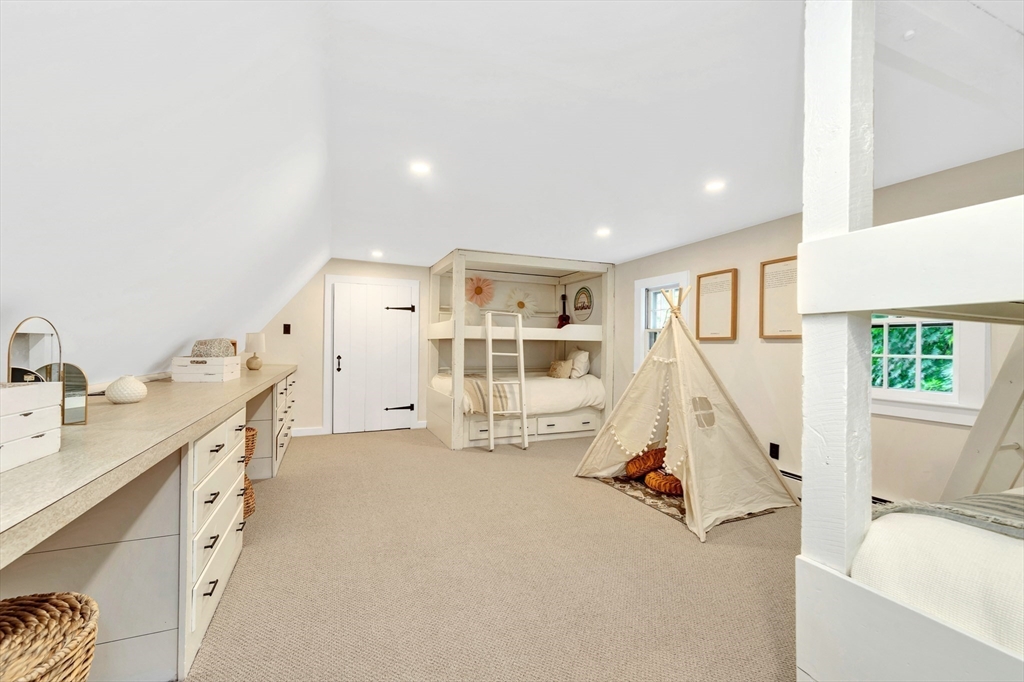 4 N Atkinson St