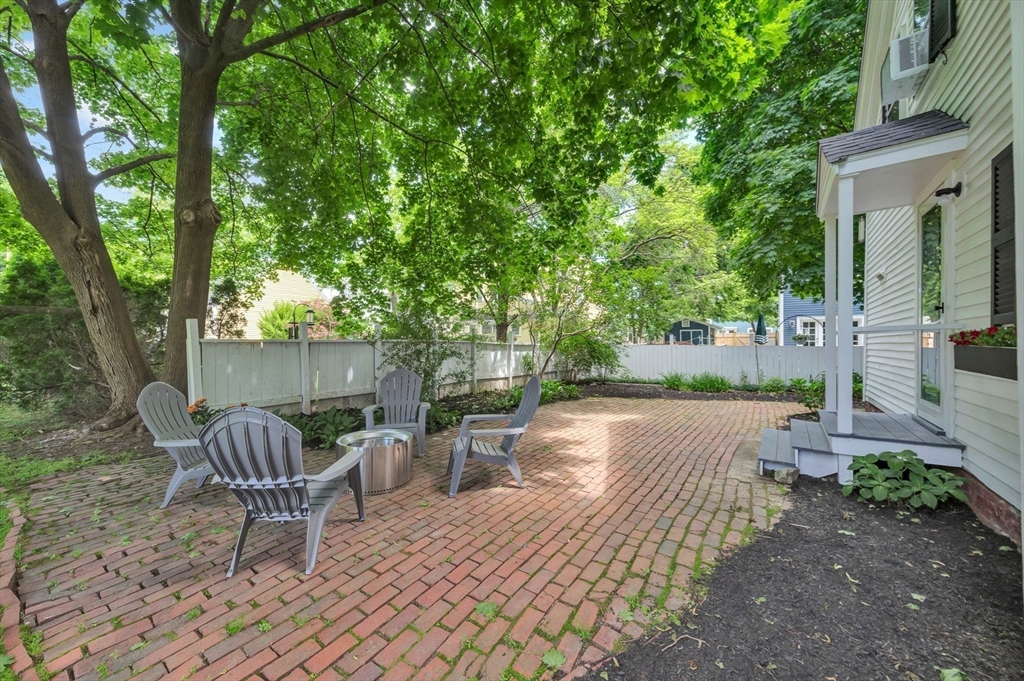 4 N Atkinson St