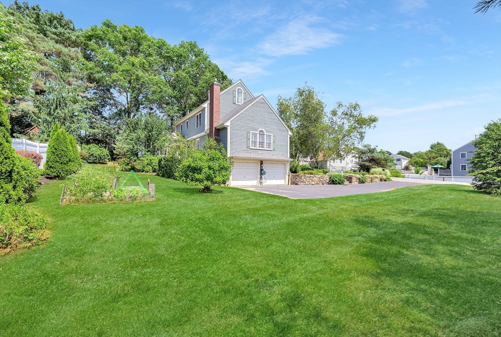2 Wildwood Dr